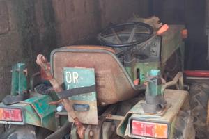 trattore agricolo Ferrari 1100 