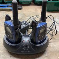 Radio Motorola WALKIE-TALKIE T5422 con dock s.