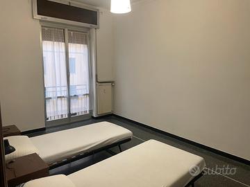 Trasfertisti sestri ponente Via acciaio