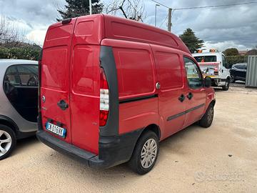 Fiat Doblò 1.9 JTD H2 tetto alto - motore batte