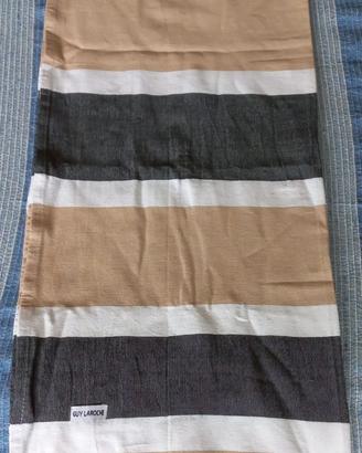 Guy Laroche --- Foulard a Righe ---