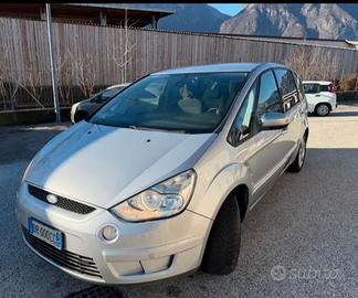 Ford Max 