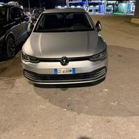 Volkswagen Golf 8 2.0 150cv cambio automatico