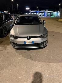 Volkswagen Golf 8 2.0 150cv cambio automatico