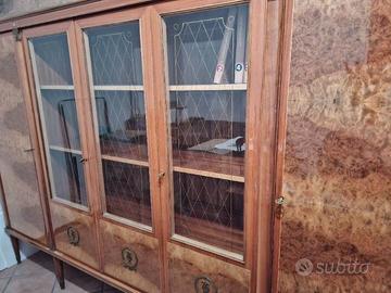 Credenza libreria classica con vetrina