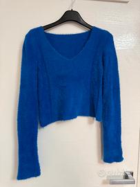 Maglietta blu in morbido filato
