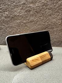 Supporto artigianale per cellulari universale