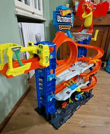 Hot wheels  ultimate garage 