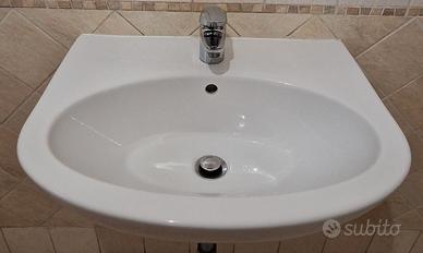 Lavandino Vitra e rubinetto Grohe