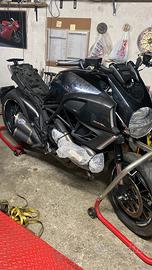Smembro ducati diavel