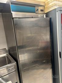 Frigorifero verticale