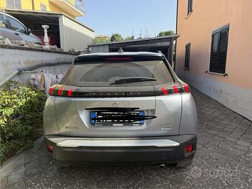 Peugeot 2008 GT 110 CV in Grigio