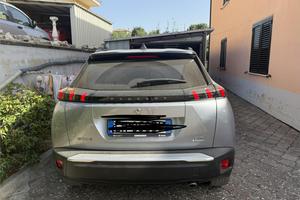 Peugeot 2008 GT 110 CV in Grigio