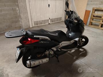 scooter xmax 250