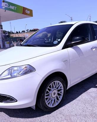 Lancia Ypsilon 1.2 69 CV 5 porte S&S Silver