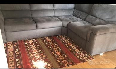 Divano,libreria+2 ante chiuse+2 lampade design