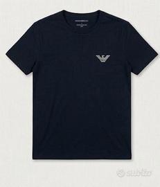 T-shirt Emporio Armani Nera

Logo Aquila S