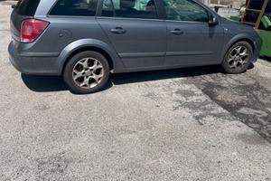 Opel astra station wagon