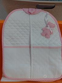 Portapannolini con tela aida