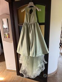 Abito da damigella verde salvia