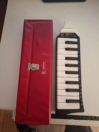 Hohner melodica