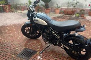 Ducati scrambler icon dark 2021 depotenziata