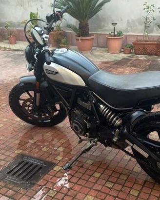 Ducati scrambler icon dark 2021 depotenziata