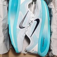 Nike Vomero 18 bianco/azzurro
