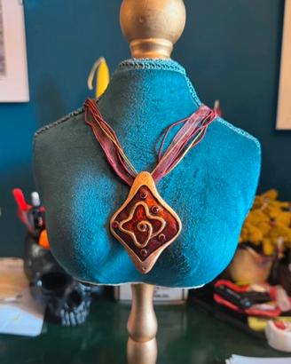 Collana ciondolo rosso