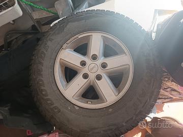 cerchi e gomme 16" Jeep Wrangler JK