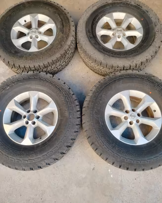 cerchi in lega da 17 originali Nissan Navara d40