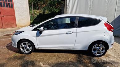 Ford Fiesta 1.4 TDCi 70 CV - neopatentati