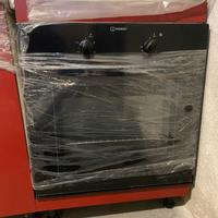 Forno Indesit e Lavello con cassetti