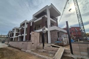 PORZIONE DI TRIFAMILIARE A ROMA