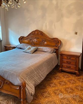 Prestigiosa Camera da Letto Classica in Legno Inta
