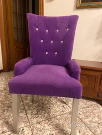 Sedia in velluto viola imbottita