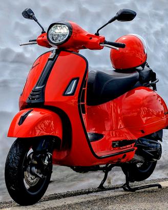 Vespa GTS super sport