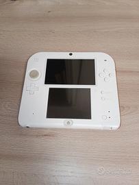 Nintendo 2DS bianca Caricatore incluso