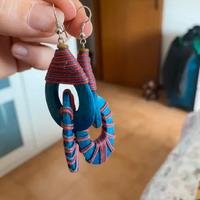 Coppia di orecchini in legno etnici