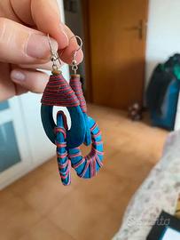 Coppia di orecchini in legno etnici