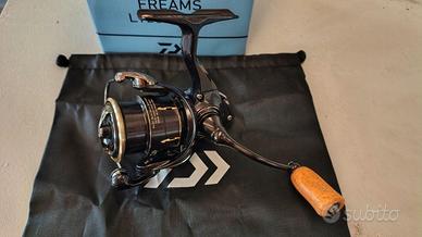 Daiwa 26 Freams LT 2000S-XH + pomolo RCS sughero