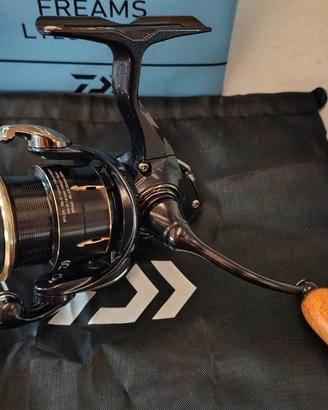 Daiwa 26 Freams LT 2000S-XH + pomolo RCS sughero
