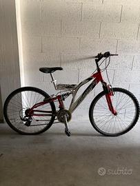 Mountain bike Montana rossa/bianca