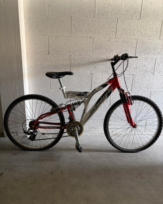 Mountain bike Montana rossa/bianca