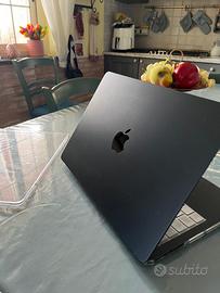 MacBook Air M3 2024