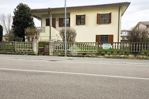 VILLA SINGOLA A BORGO VIRGILIO