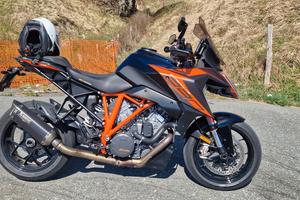 KTM 1290 SUPERDUKE GT TRACK PACK