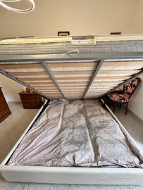 Letto emifelx matrimoniale con cassettone
