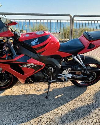 CBR 1000 RR (passaggio incluso)