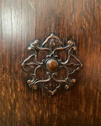 Credenza in legno massello